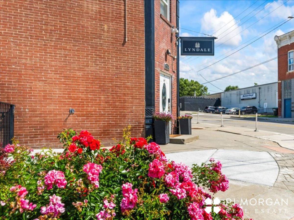 Apartment for rent at 1052 S 20th St, Omaha, NE 68108