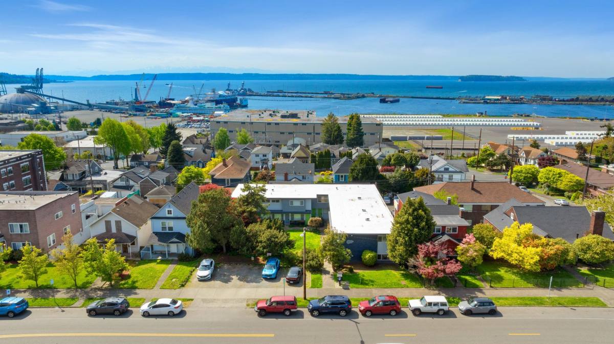 Apartment for rent at 2614 Rucker Ave, Everett, WA 98201