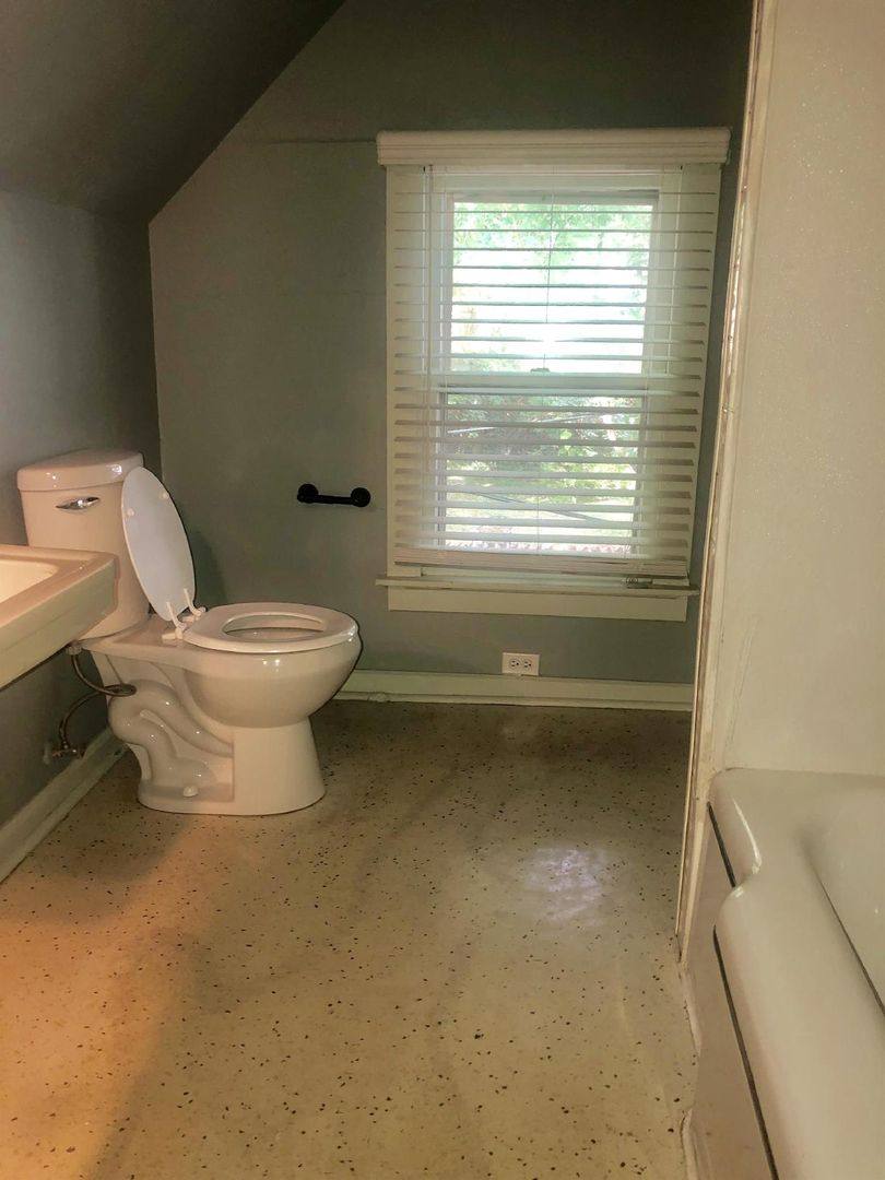 Apartment for rent at 615 N Lincoln St, Bloomington, IN 47408