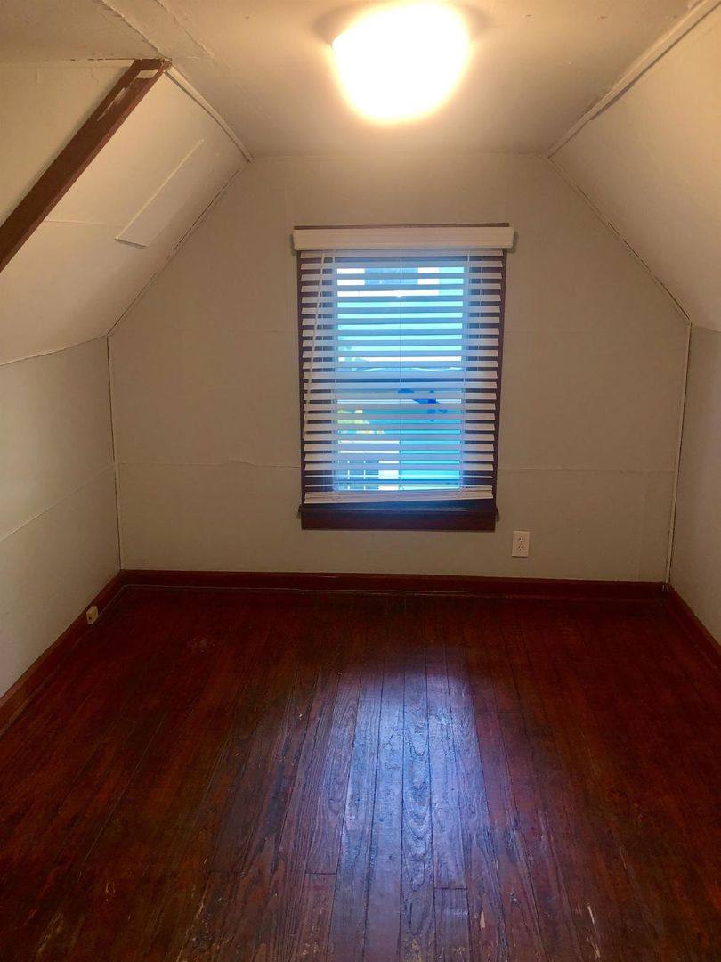 Apartment for rent at 615 N Lincoln St, Bloomington, IN 47408