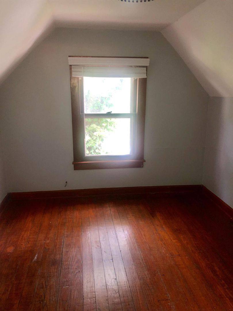 Apartment for rent at 615 N Lincoln St, Bloomington, IN 47408