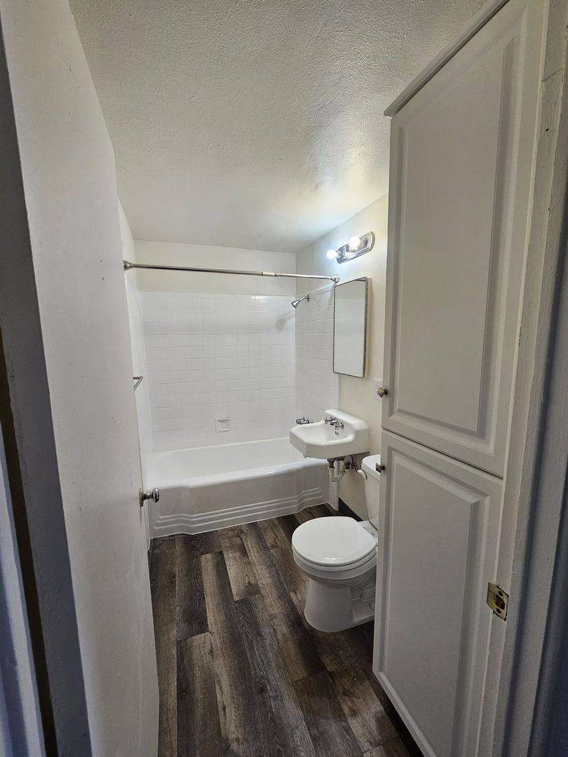 Apartment for rent at 601 S Division St, Moses Lake, WA 98837