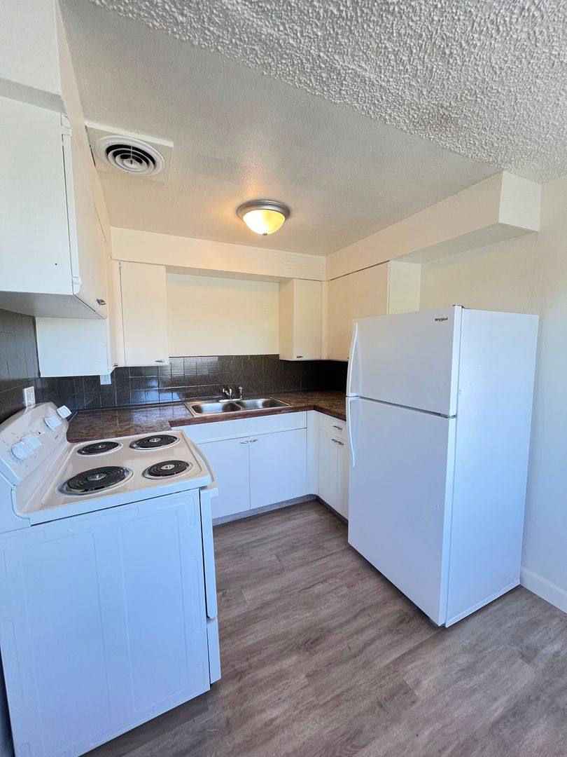 Apartment for rent at 601 S Division St, Moses Lake, WA 98837