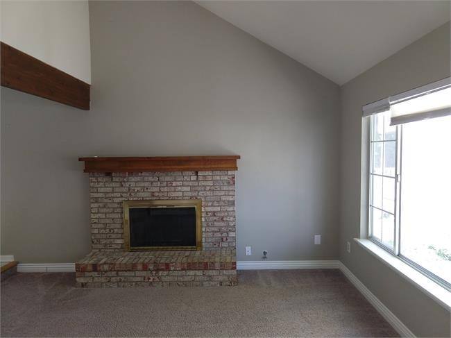 Townhouse for rent at 8100 Meadowdale Square, Longmont, CO 80503