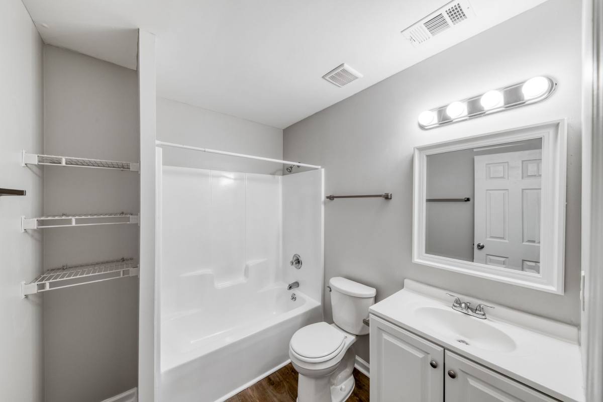 Apartment for rent at 156 Oak Bluff Dr, Athens, GA 30601