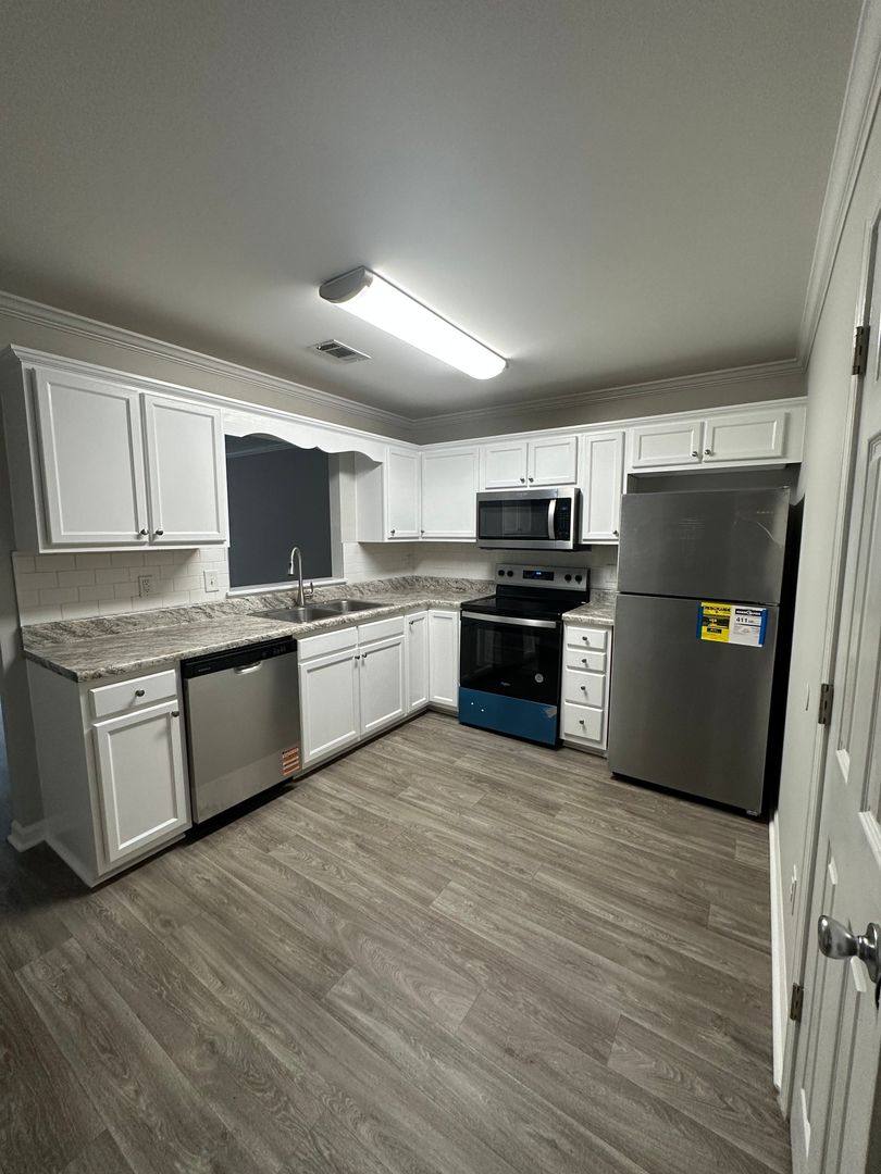 Apartment for rent at 156 Oak Bluff Dr, Athens, GA 30601