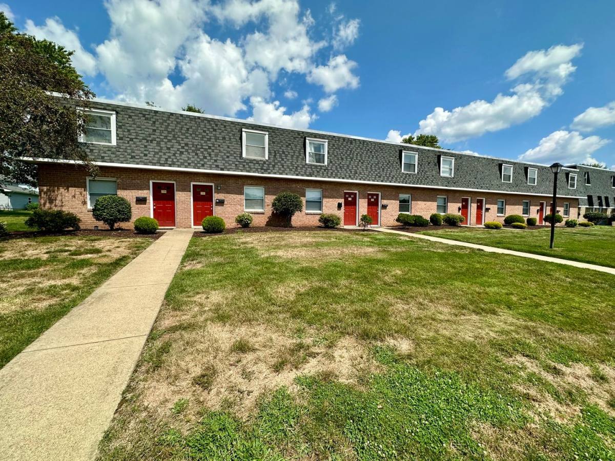 Townhouse for rent at 739 Hemlock Square, Zelienople, PA 16063
