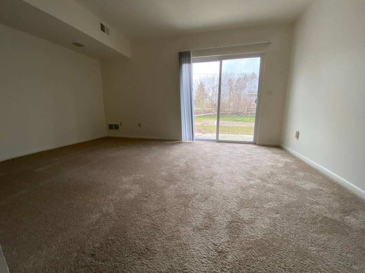 Townhouse for rent at 739 Hemlock Square, Zelienople, PA 16063