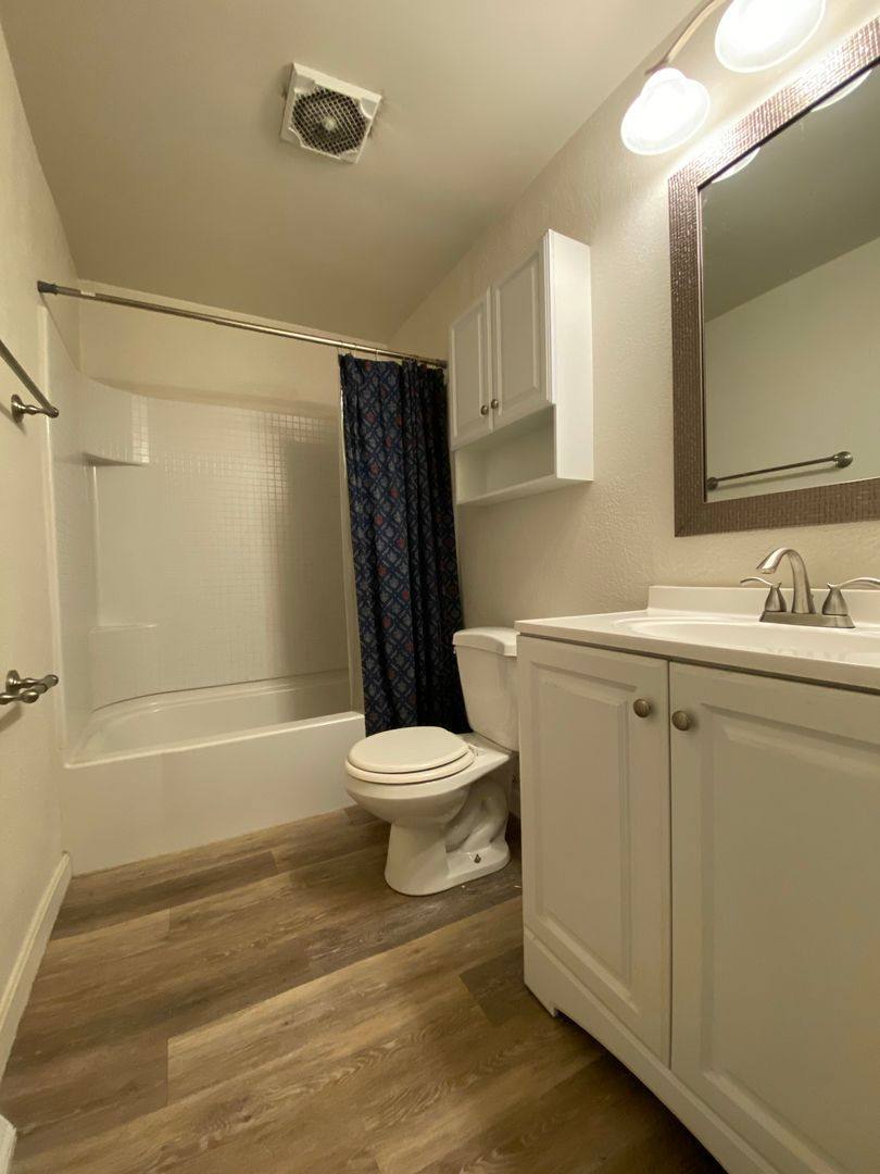 Townhouse for rent at 739 Hemlock Square, Zelienople, PA 16063