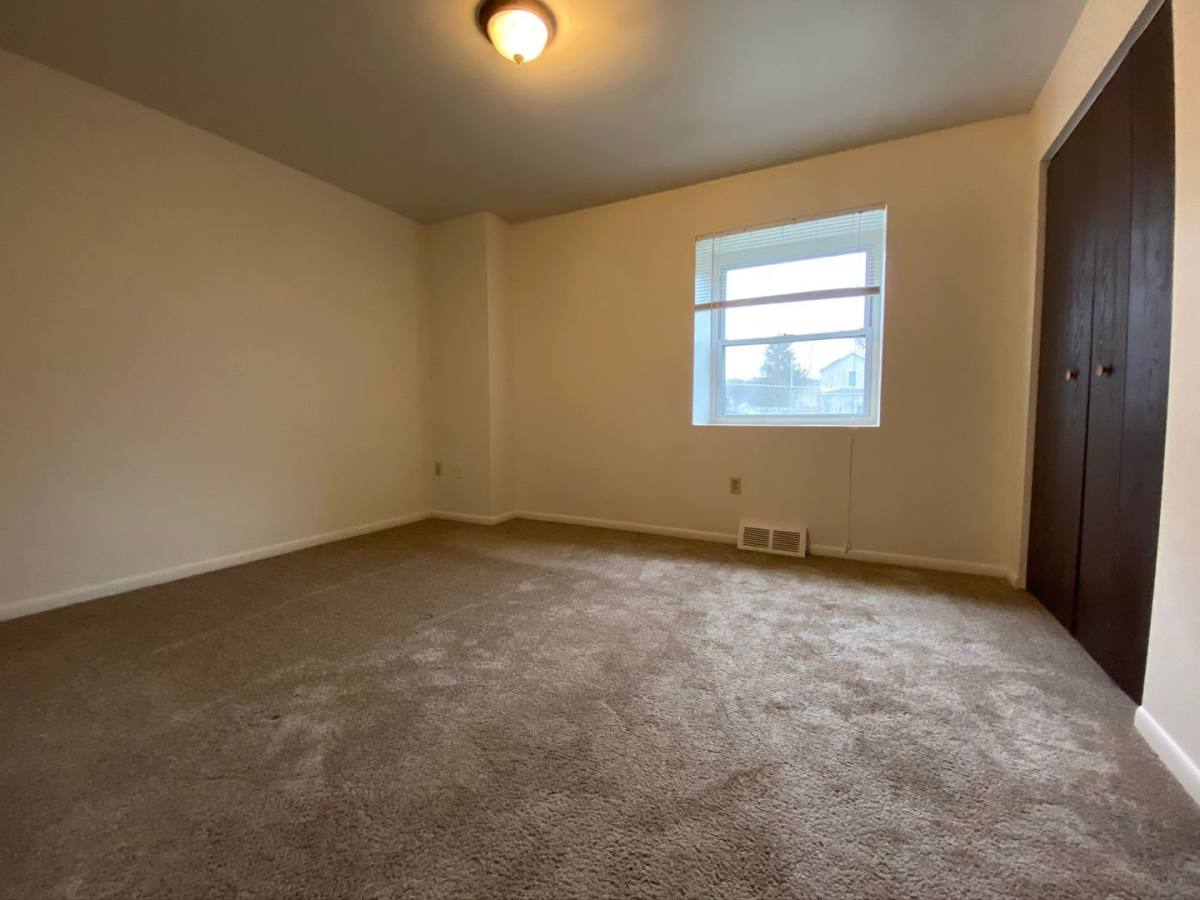 Townhouse for rent at 739 Hemlock Square, Zelienople, PA 16063