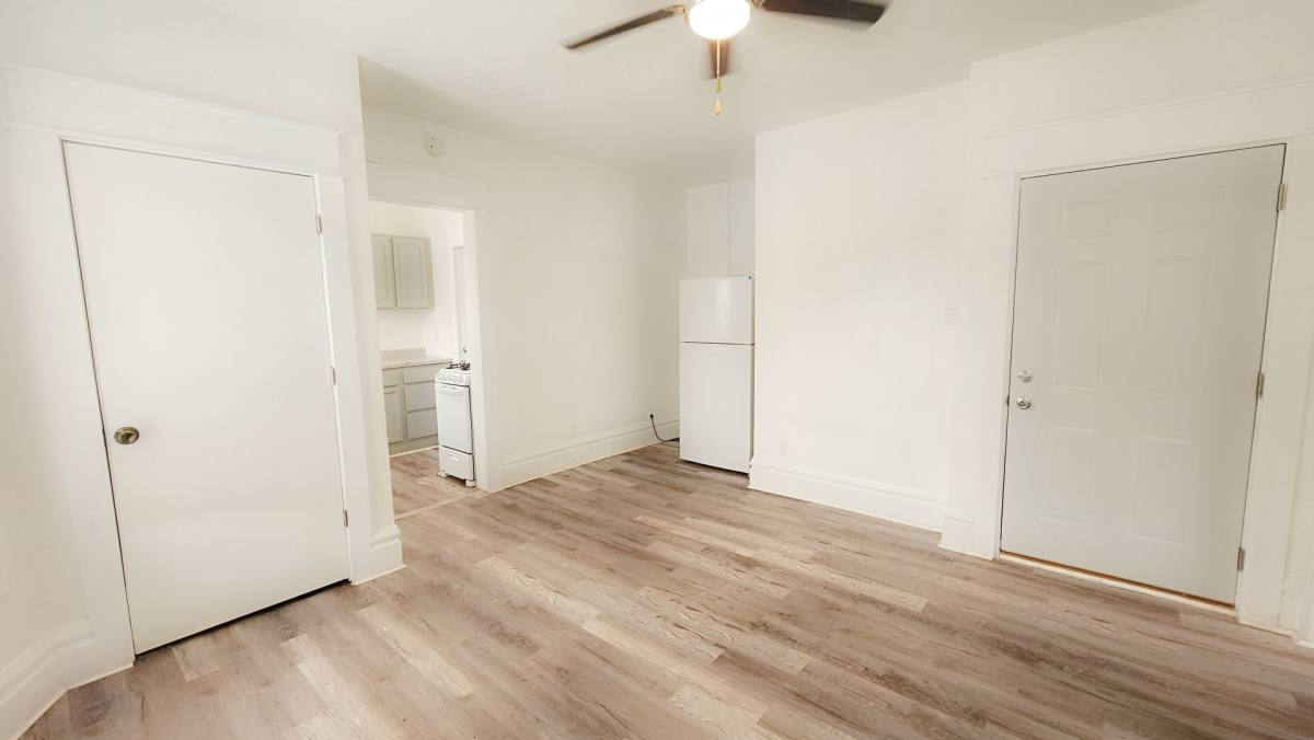 Apartment for rent at 1076 21st St, Des Moines, IA 50311