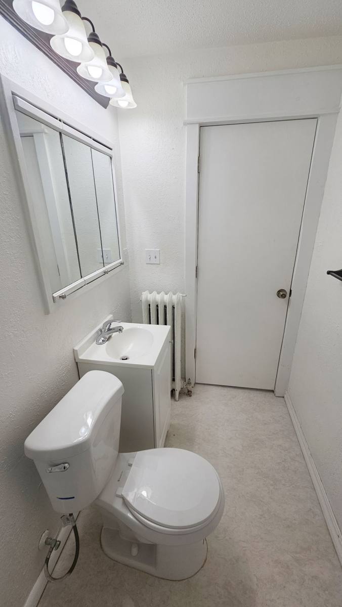 Apartment for rent at 1076 21st St, Des Moines, IA 50311