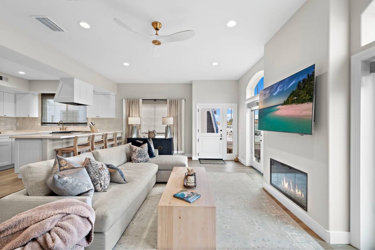 Townhouse for rent at 1229 W Balboa Blvd, Newport Beach, CA 92661