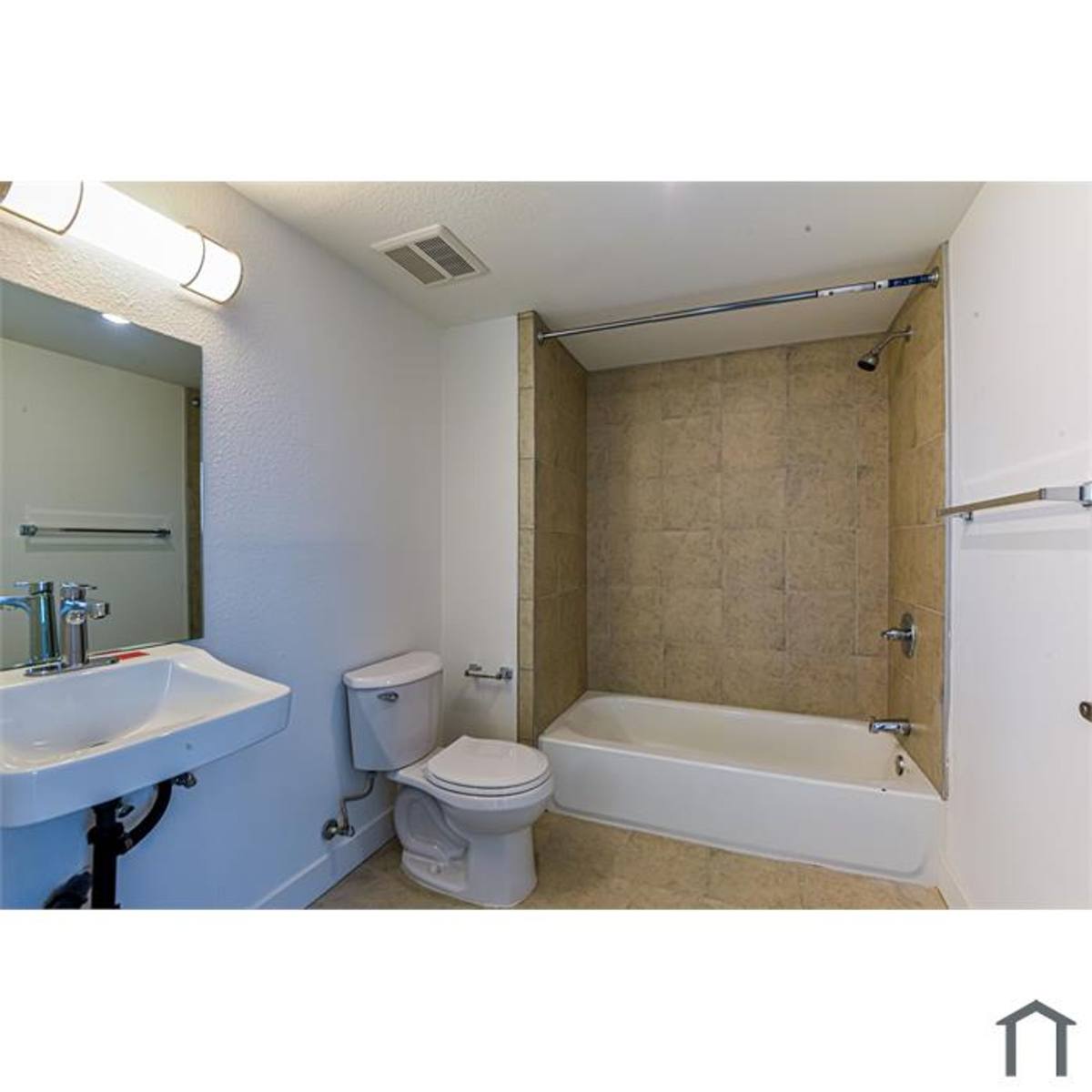 Apartment for rent at 7410 S Avalon Blvd, Los Angeles, CA 90003