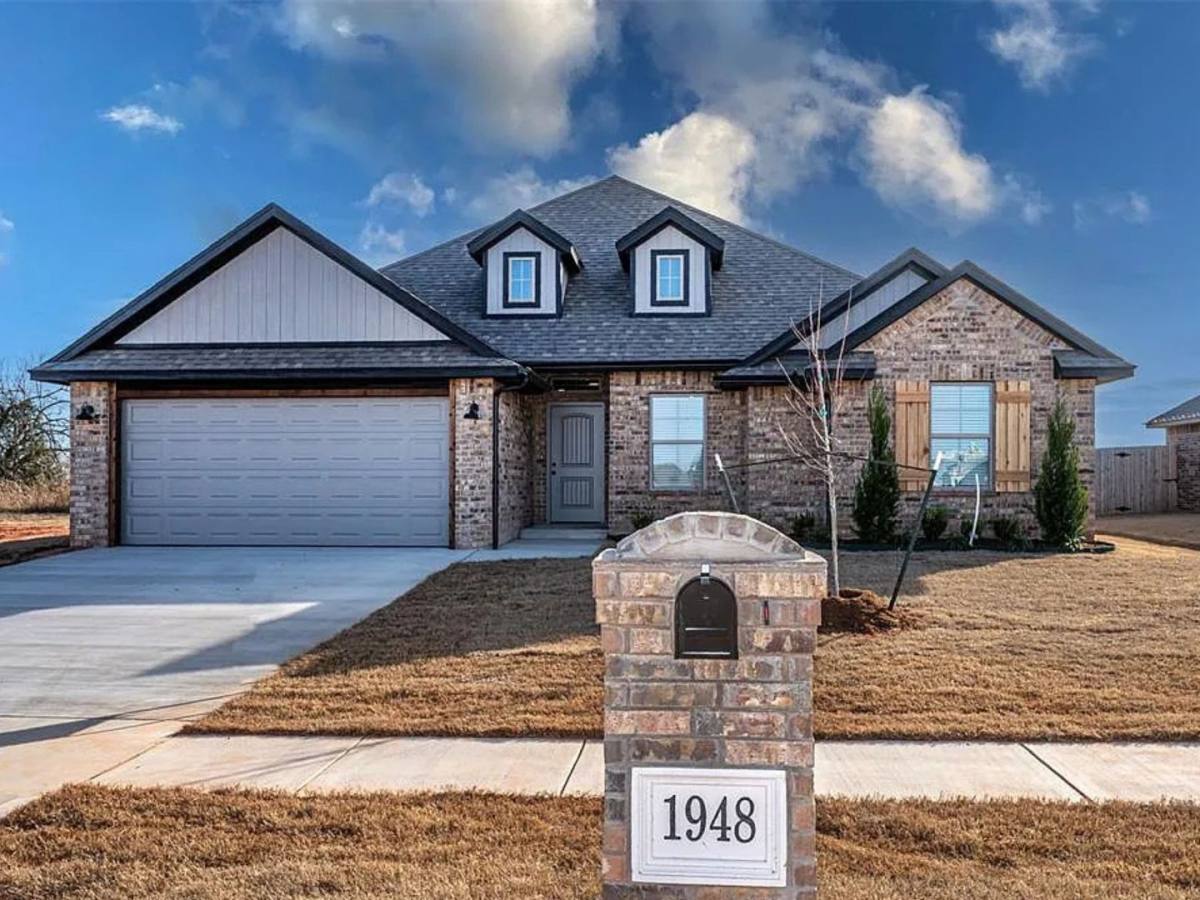 House for rent at 1948 W Crossbow Way, Mustang, OK 73064