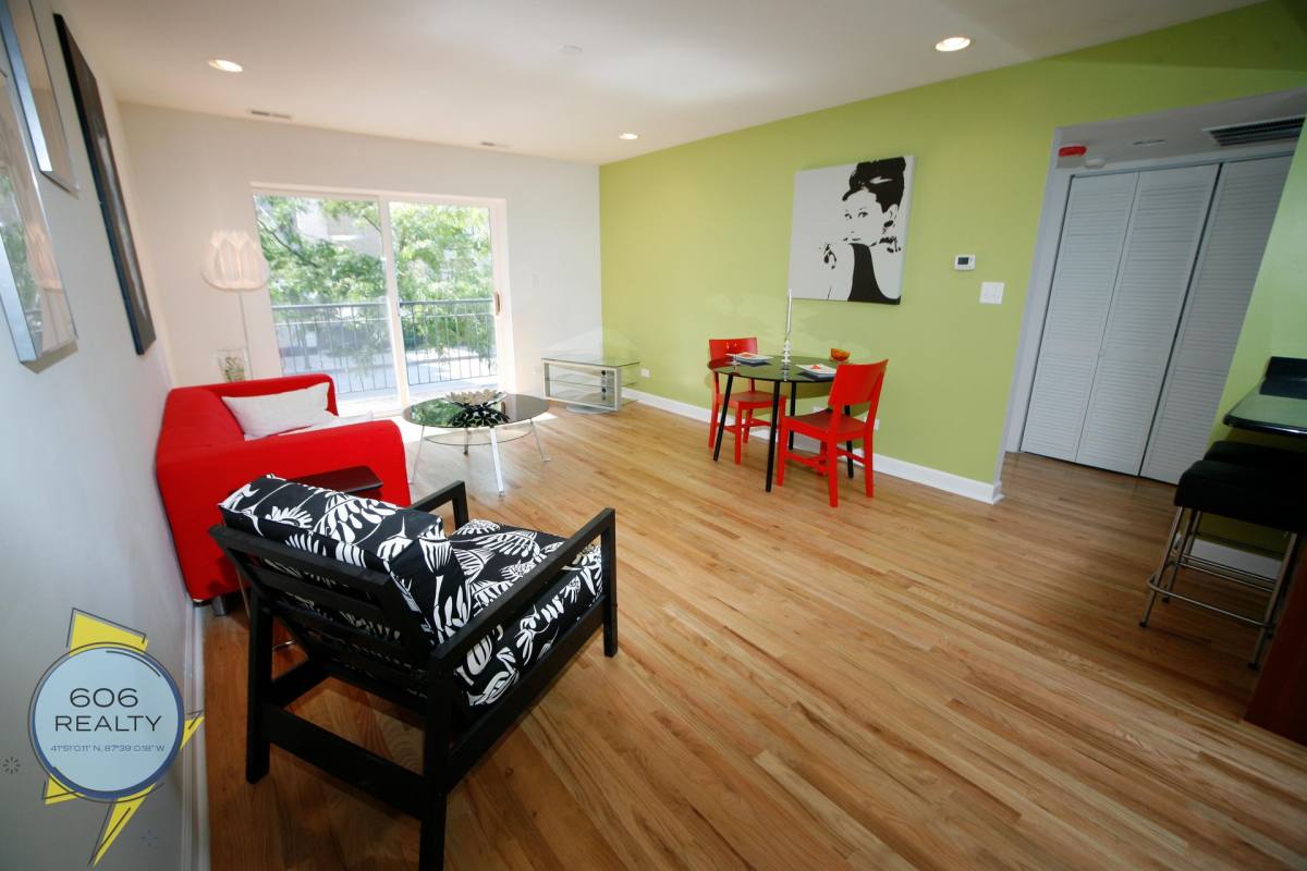 Condo for rent at 6954 N Greenview Ave, Chicago, IL 60626
