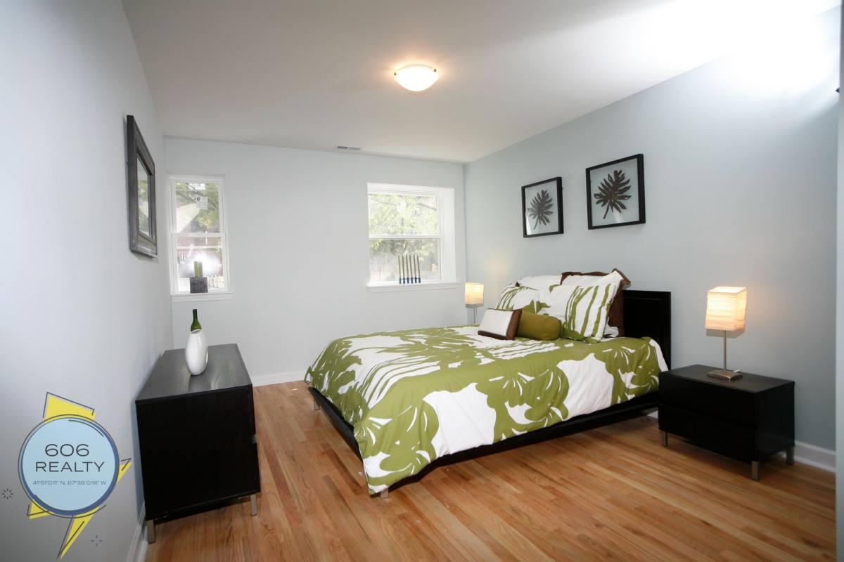 Condo for rent at 6954 N Greenview Ave, Chicago, IL 60626
