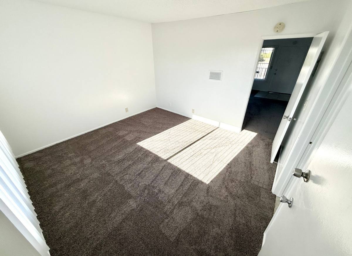 Apartment for rent at 906 S Torrance Blvd, Redondo Beach, CA 90277