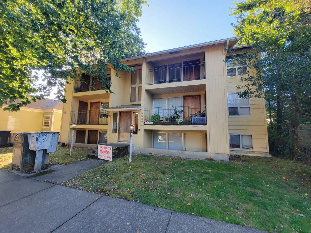 Apartment for rent at 222 NW 14th St, Corvallis, OR 97330