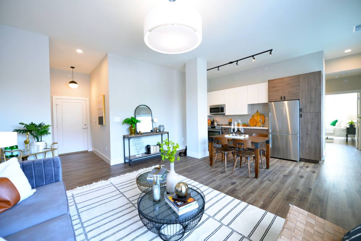 Apartment for rent at 415 Debaliviere Ave, Saint Louis, MO 63112