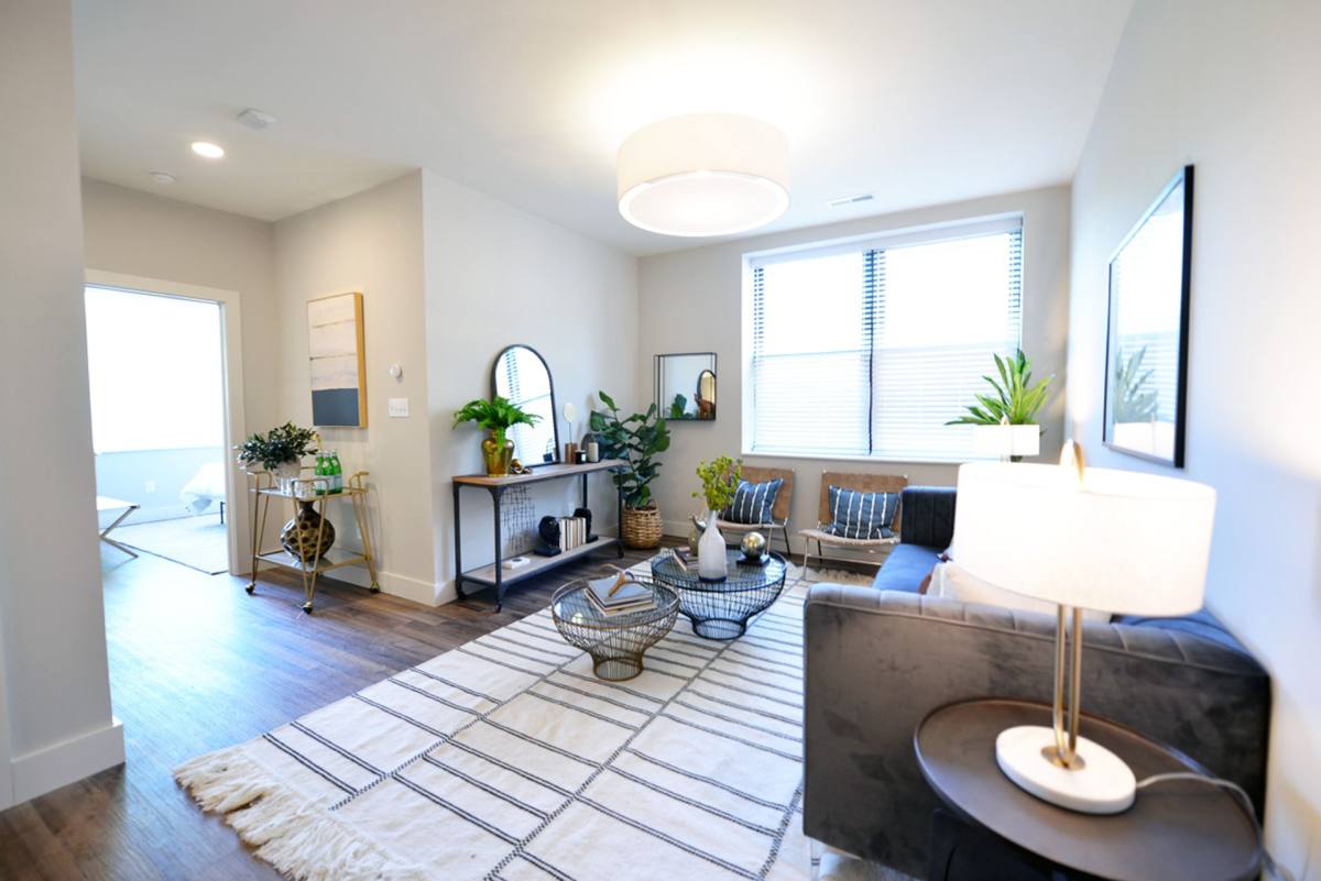 Apartment for rent at 415 Debaliviere Ave, Saint Louis, MO 63112
