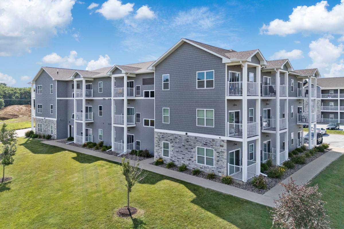 Apartment for rent at 5454 Devils Glen Rd, Bettendorf, IA 52722