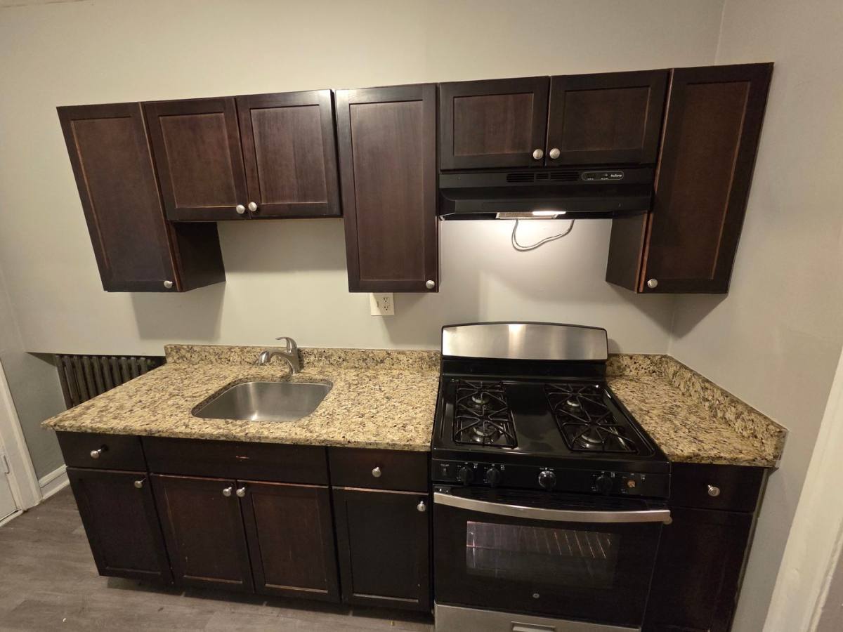 Apartment for rent at 7527-29 S Colfax Ave, Chicago, IL 60649