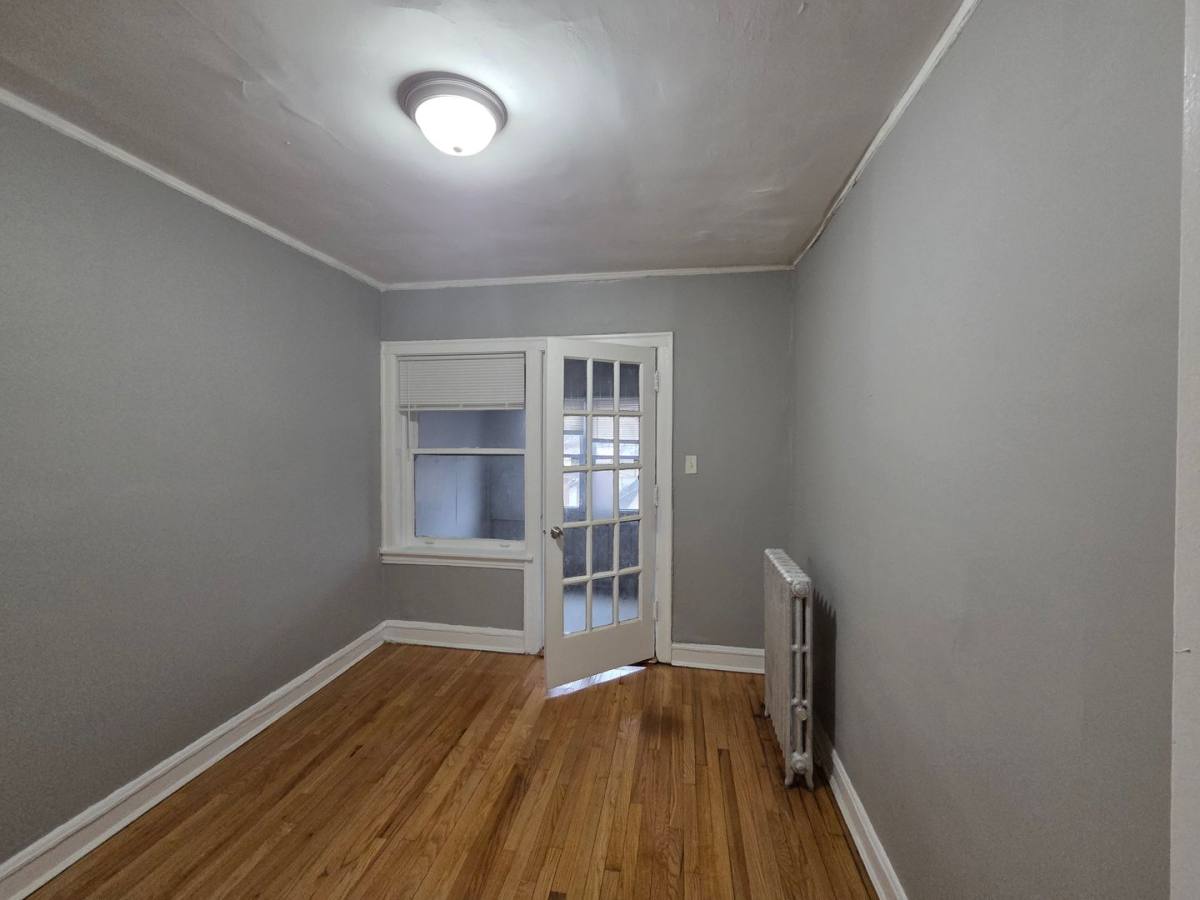 Apartment for rent at 7527-29 S Colfax Ave, Chicago, IL 60649