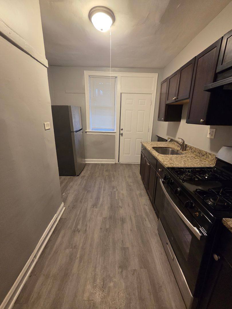 Apartment for rent at 7527-29 S Colfax Ave, Chicago, IL 60649