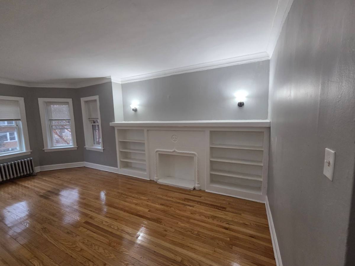 Apartment for rent at 7527-29 S Colfax Ave, Chicago, IL 60649