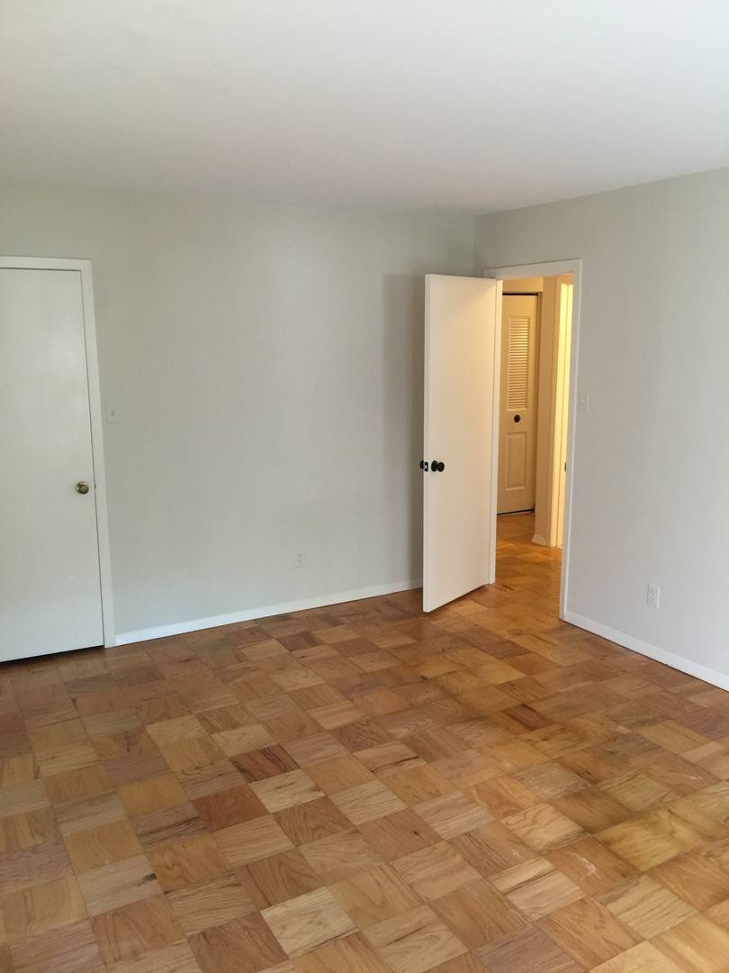 Condo for rent at 11405 Commonwealth Dr, Rockville, MD 20852