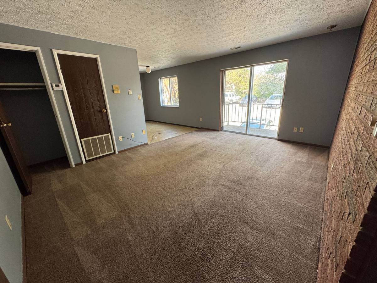 Apartment for rent at 2771 Queen City Ave, Cincinnati, OH 45238