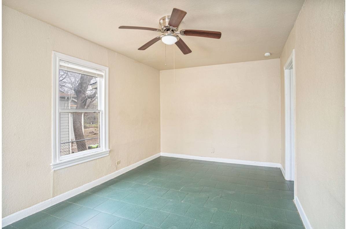 Apartment for rent at 928 Poinsettia, San Antonio, TX 78202