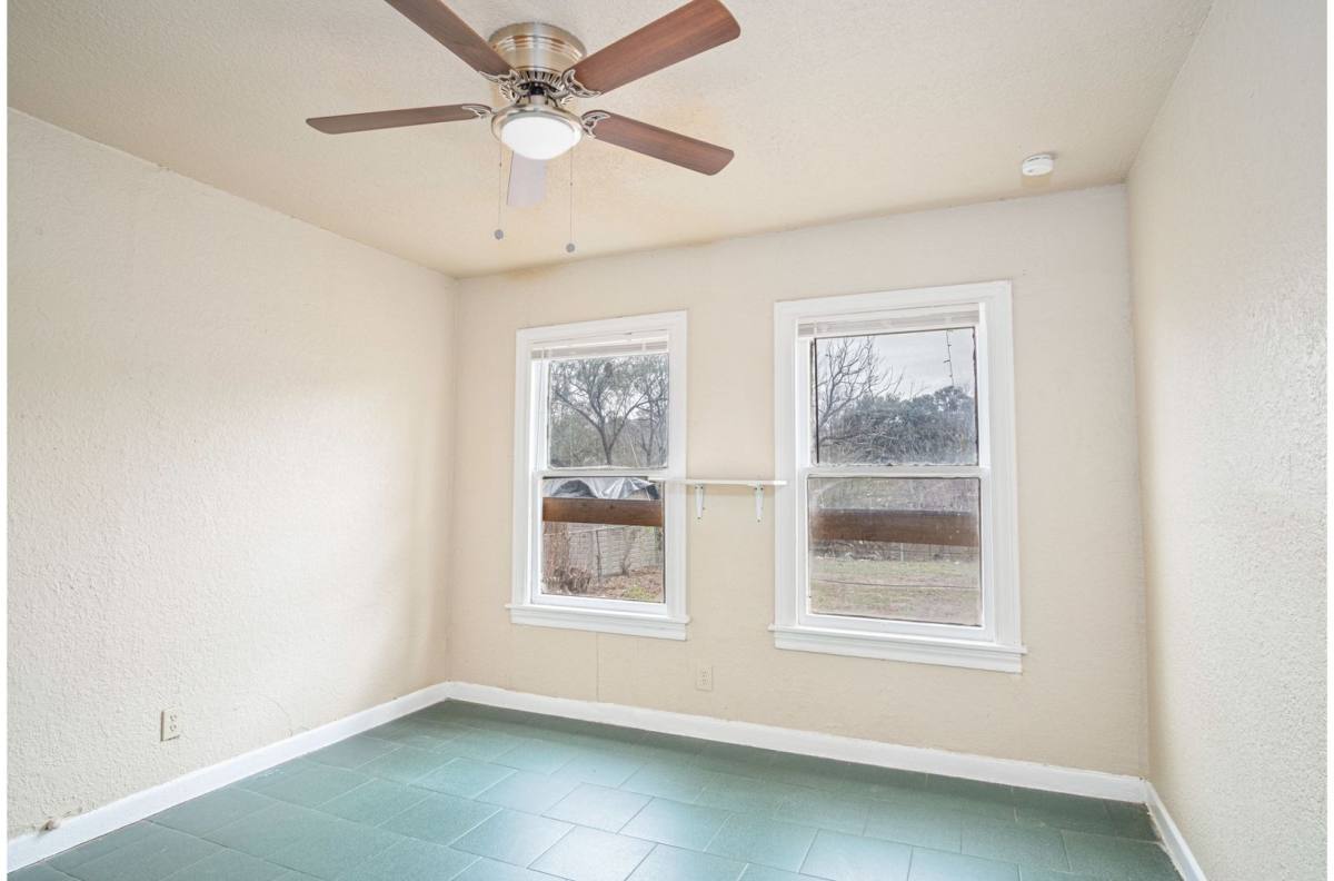 Apartment for rent at 928 Poinsettia, San Antonio, TX 78202