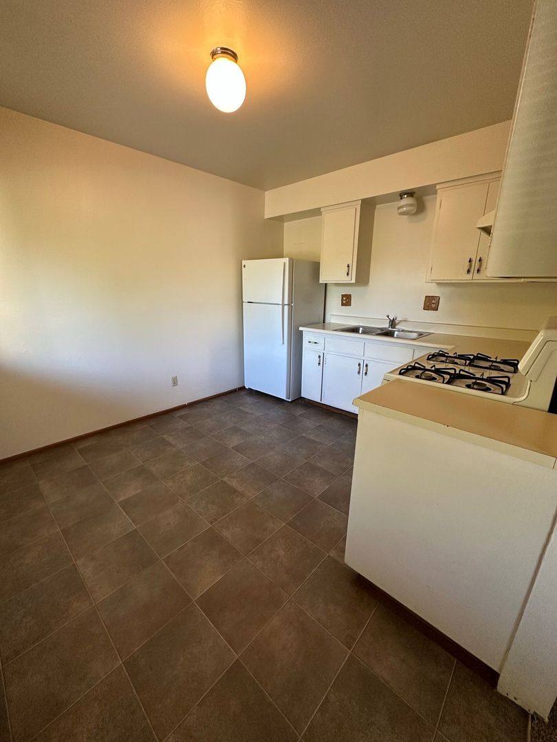 Apartment for rent at 811 W 1st Ave, Chico, CA 95926