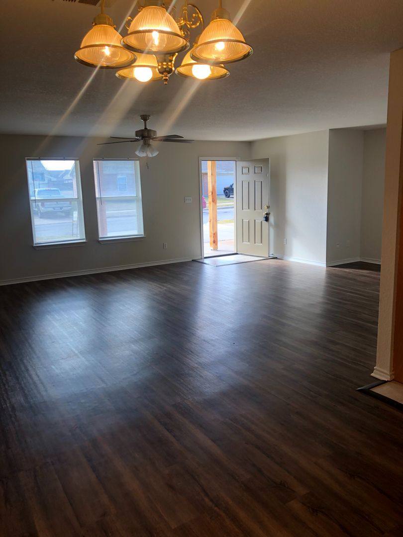 House for rent at 309 Kathy, Granbury, TX 76049