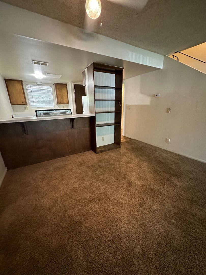 Townhouse for rent at 833 W 1st Ave, Chico, CA 95926