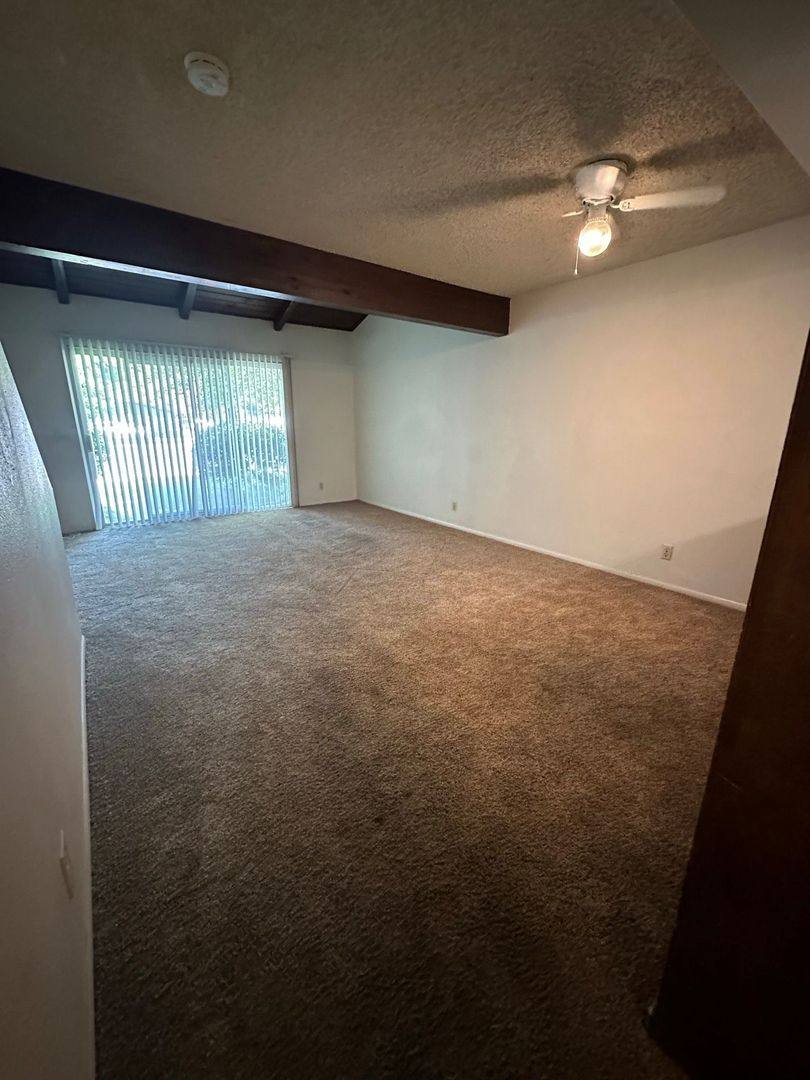 Townhouse for rent at 833 W 1st Ave, Chico, CA 95926