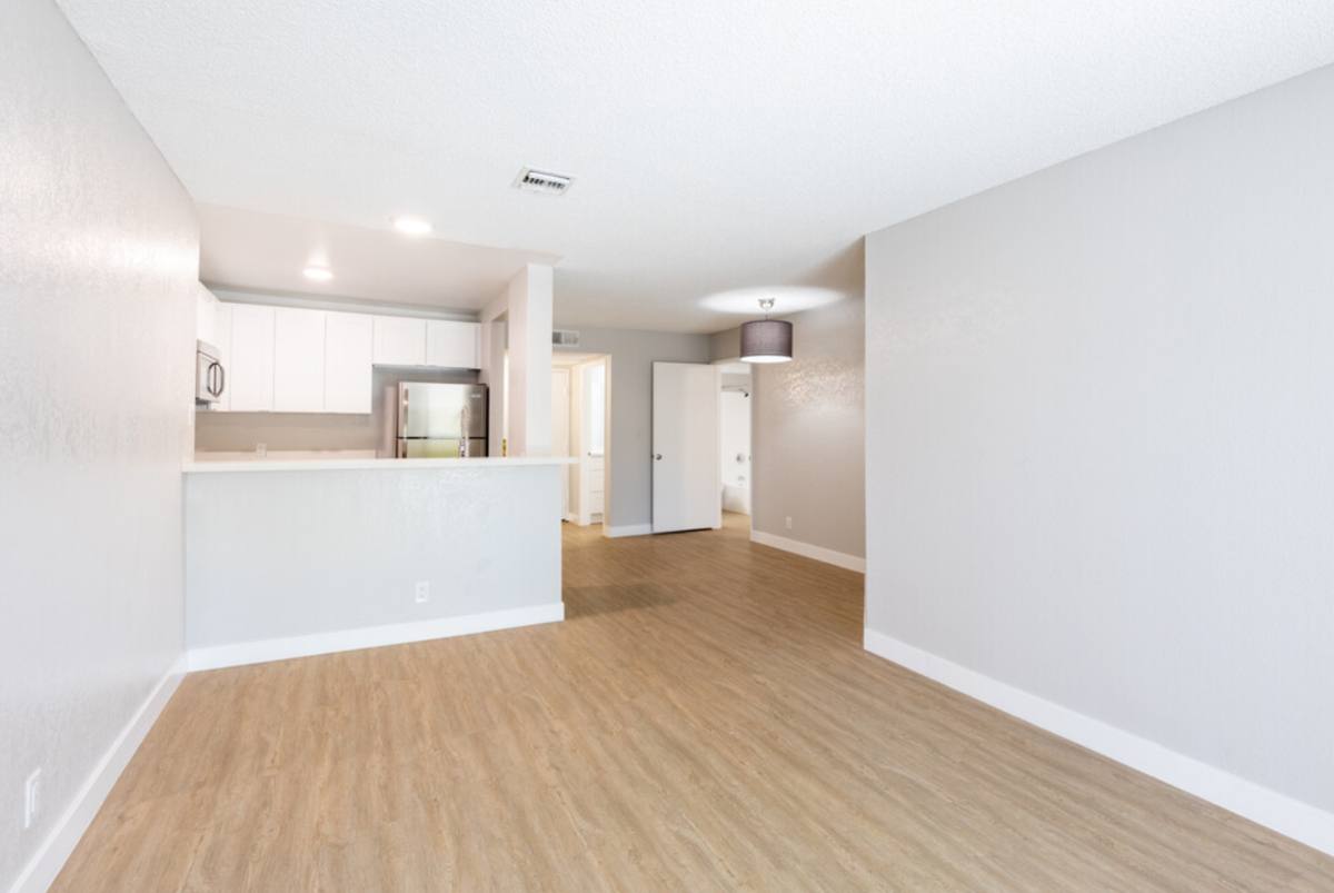 Apartment for rent at 130 S Alexandria, Los Angeles, CA 90004