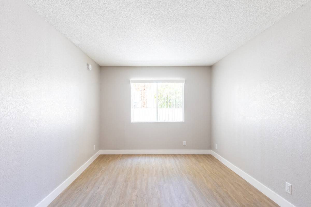 Apartment for rent at 130 S Alexandria, Los Angeles, CA 90004