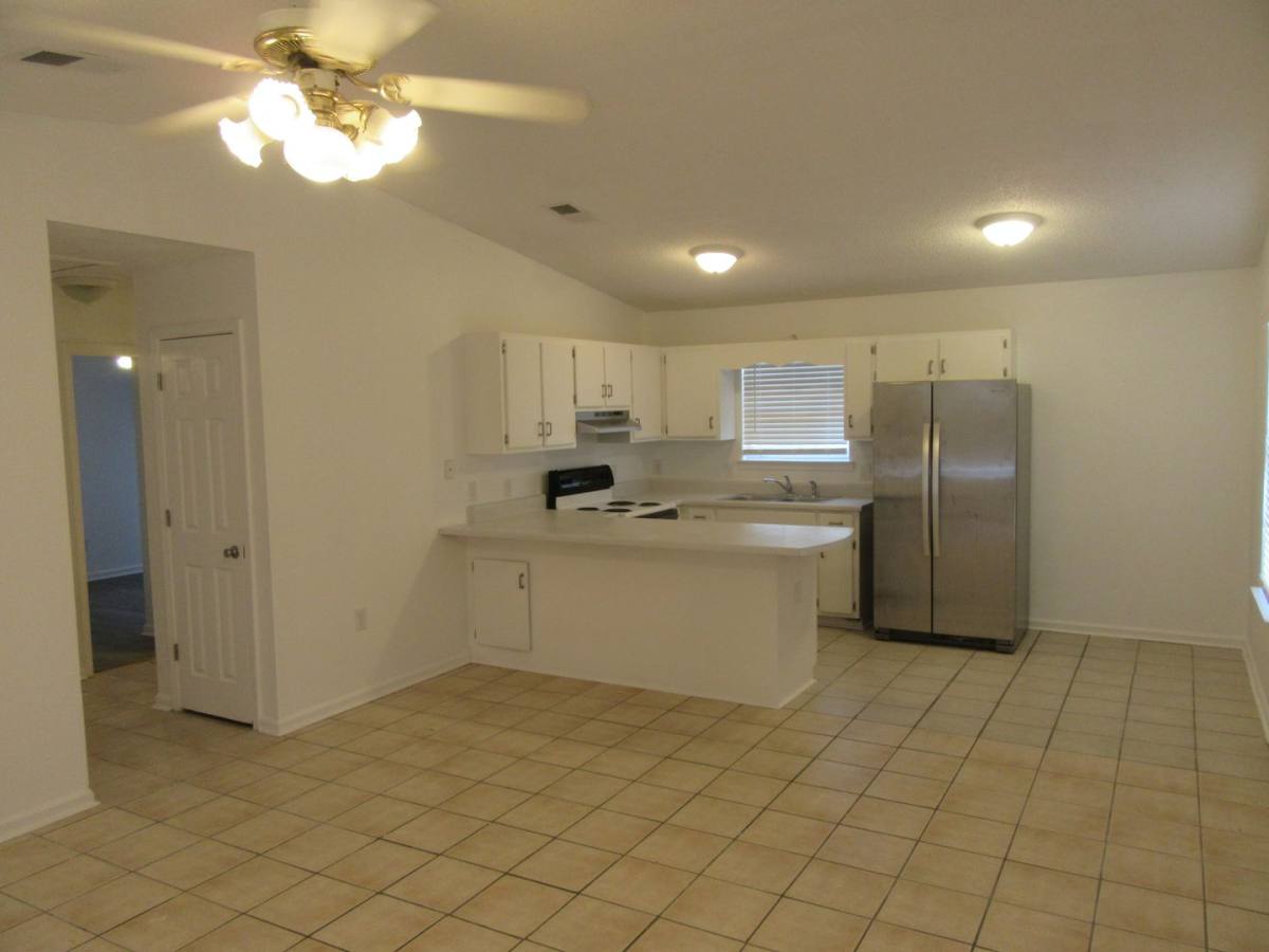 Apartment for rent at 5111 Flint Ave, Panama City, FL 32408