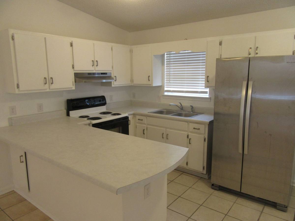 Apartment for rent at 5111 Flint Ave, Panama City, FL 32408
