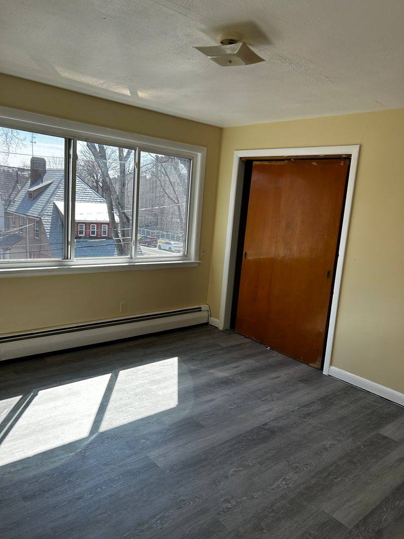 Apartment for rent at 90 Catherine St, Hartford, CT 06106