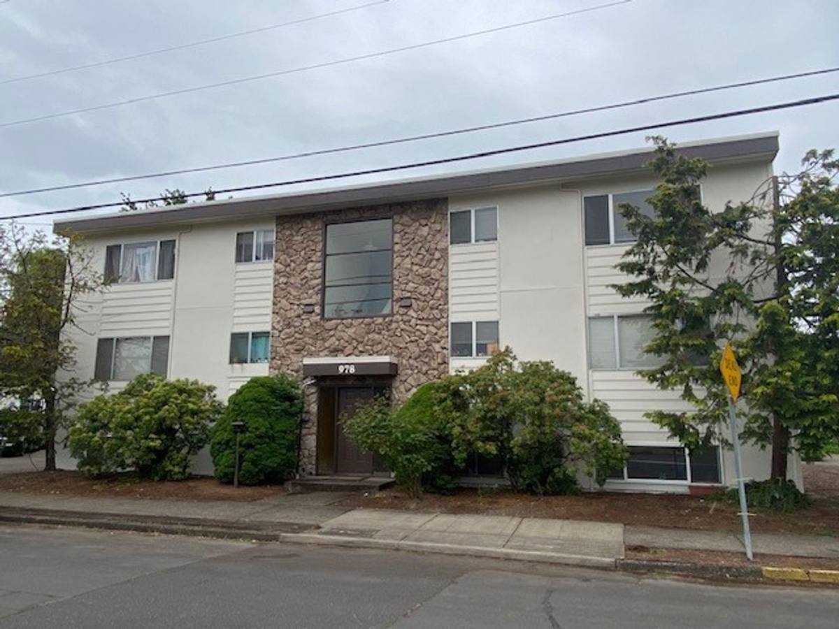 Apartment for rent at 978 NW Cleveland Ave, Corvallis, OR 97330