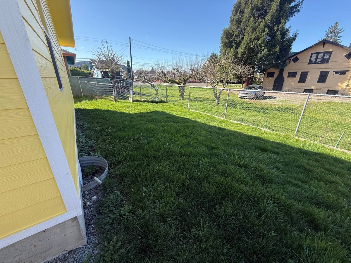 House for rent at 119 N 29th Place, Mount Vernon, WA 98273