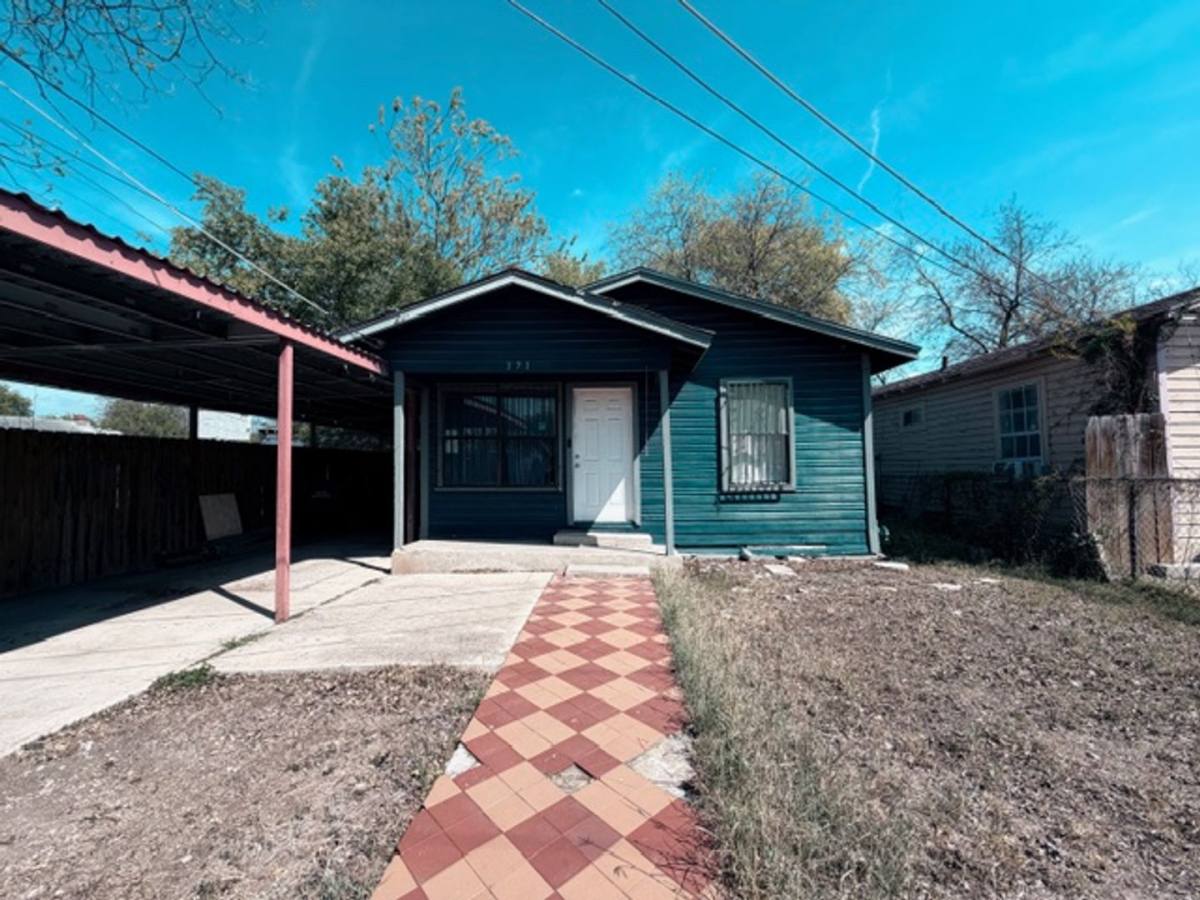 House for rent at 321 Huntington, San Antonio, TX 78207