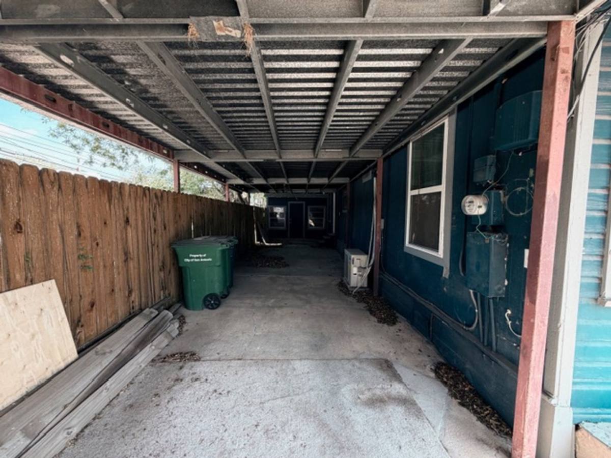 House for rent at 321 Huntington, San Antonio, TX 78207