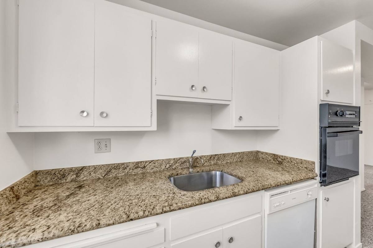 Apartment for rent at 1550 Walnut St, Berkeley, CA 94709