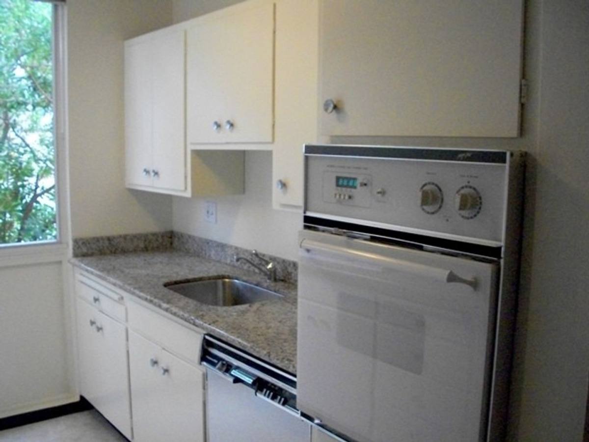 Apartment for rent at 1550 Walnut St, Berkeley, CA 94709