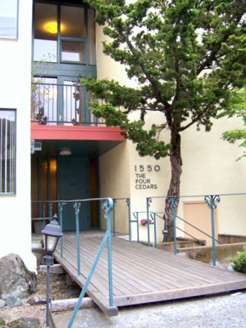 Apartment for rent at 1550 Walnut St, Berkeley, CA 94709